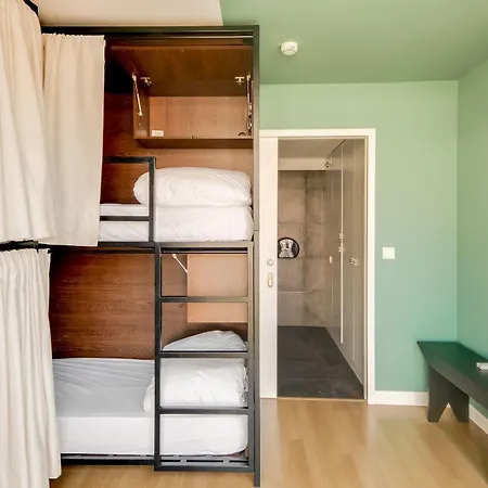 Selina Hotel 3*