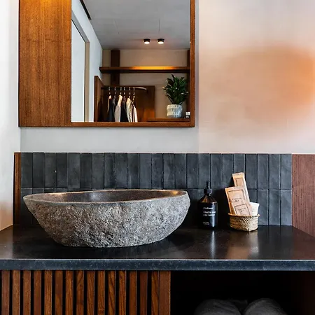 Chic&basic Tokyo Hoose