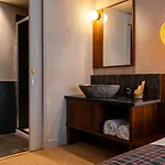 Hotel chic&basic Tokyo Hoose Porto