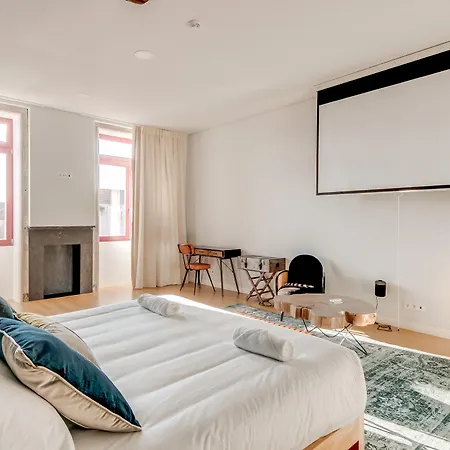Chic&basic Tokyo Hoose Hotel 3*