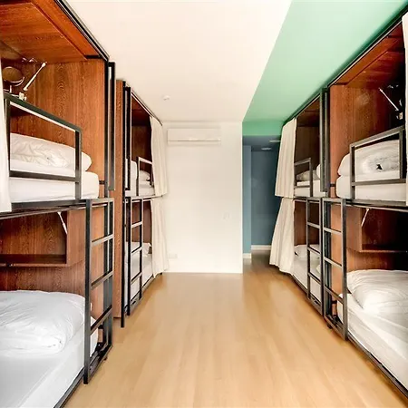Selina Hotel 3*