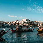 Chic&Basic Tokyo Hoose Hotel