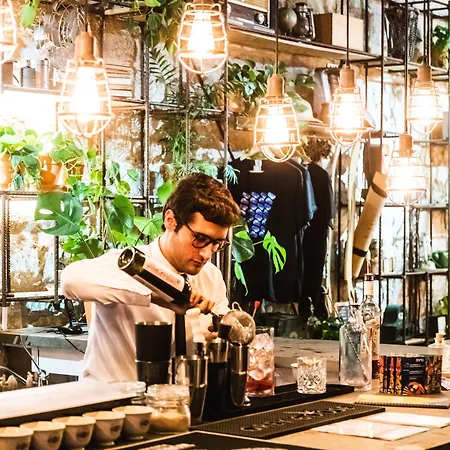 Chic&basic Tokyo Hoose Отель Порту